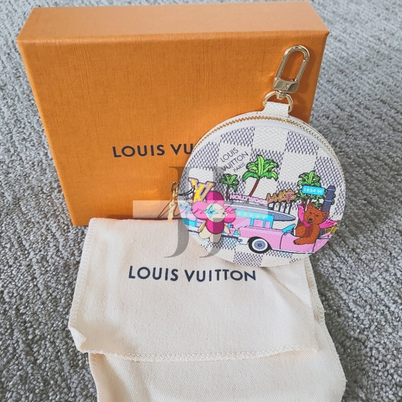 Louis Vuitton Vivienne Christmas 2021 Round Coin Purse in Damier Azur - Picture 1 of 7